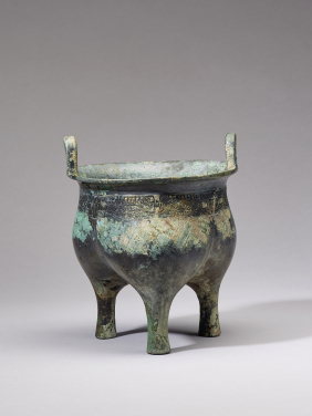 Li with cloud design
Cast and chased bronze
China, Shang dynasty (c.1600–c.1046 BCE)
HKU.B.1955.0171